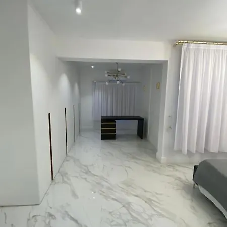 Molos Christiana Luxury